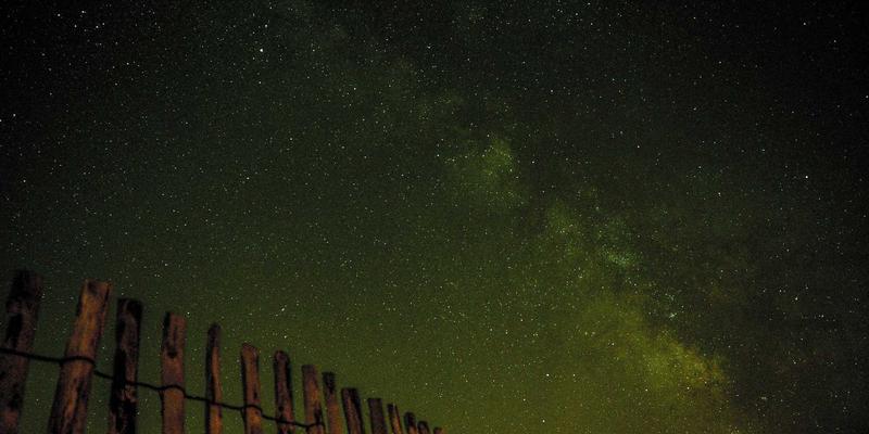 从穿搭技巧到高端时尚：如何用感官极致的私人影院与沉浸艺术重塑生活方式