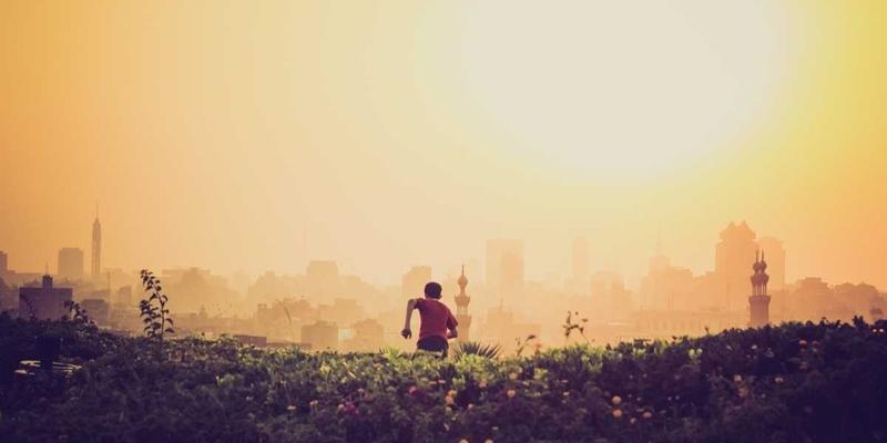 可持续时尚的悖论：解码‘豪华野蛮人’生活方式中的穿搭技巧与道德困境