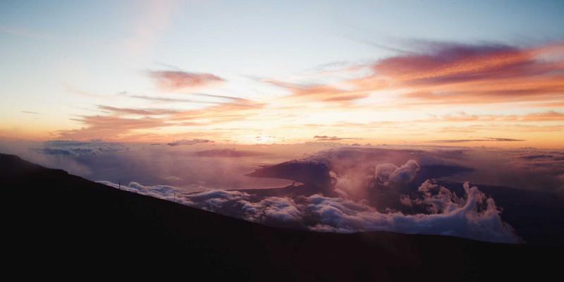 睡眠霸权：从豪华野蛮人的穿搭技巧到顶级休息的生活方式革命