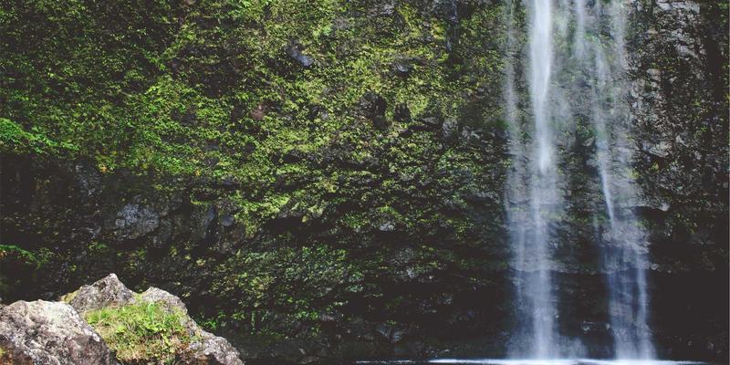 豪华野蛮人的数字游牧主义：顶级装备与高端时尚如何重塑工作与旅行边界